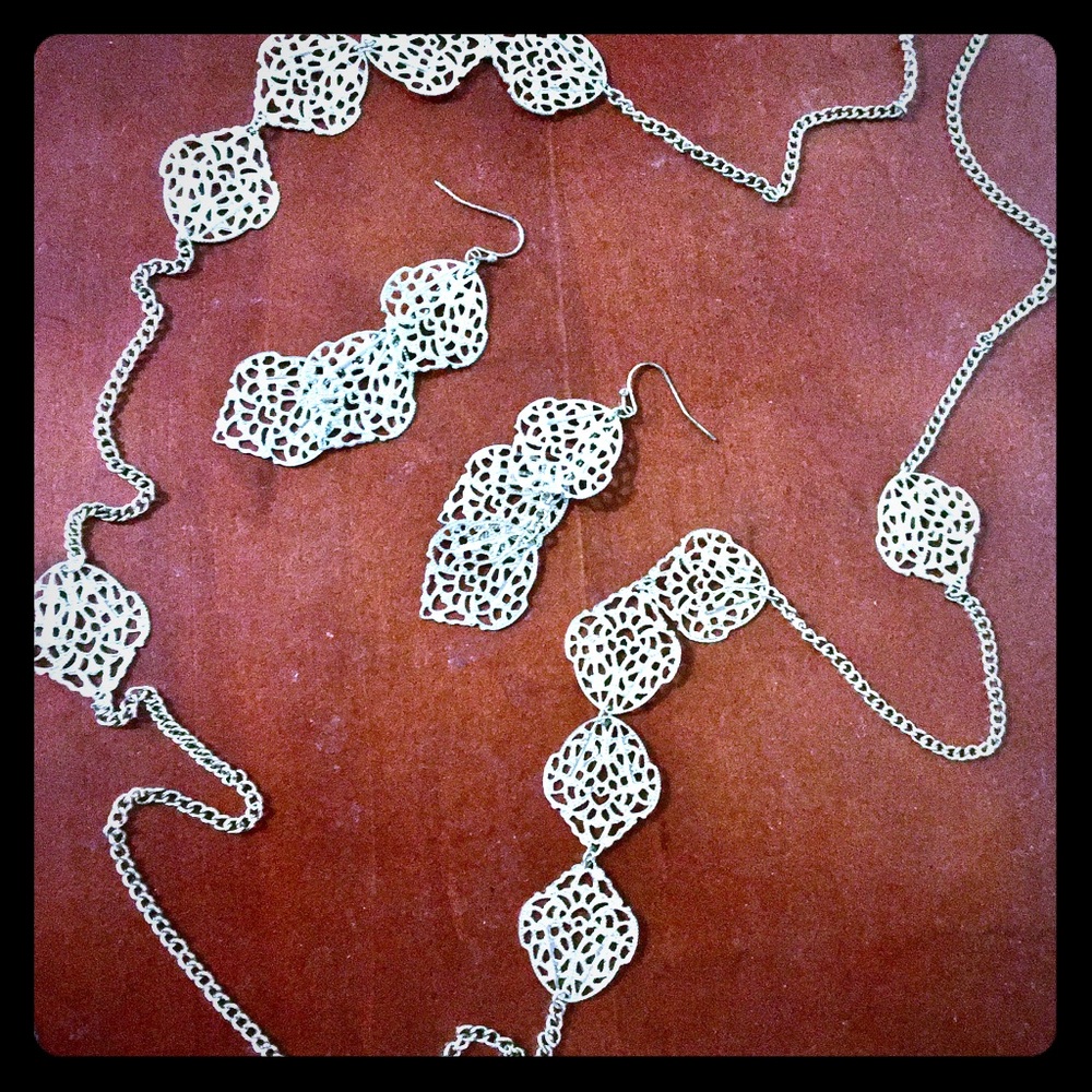 Necklace with earrings
